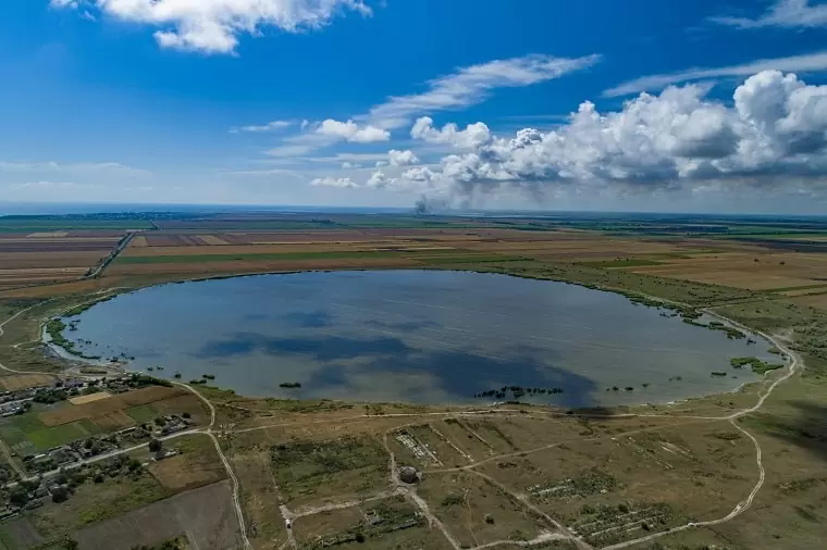 Round lake