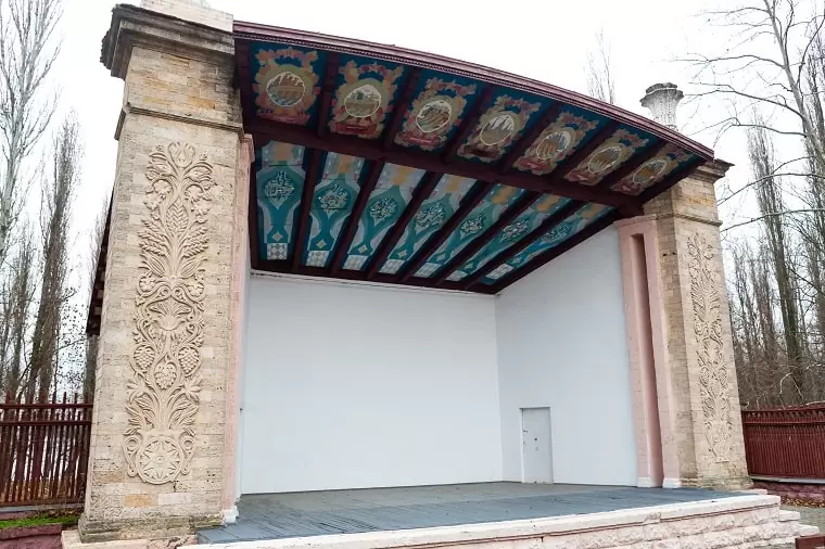 Decorated stage