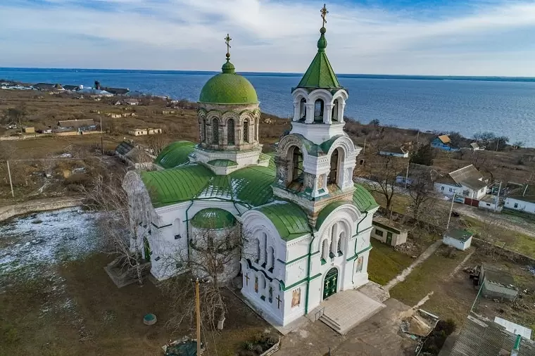 The church in Kachkarovka village