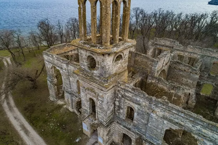 Руины замка